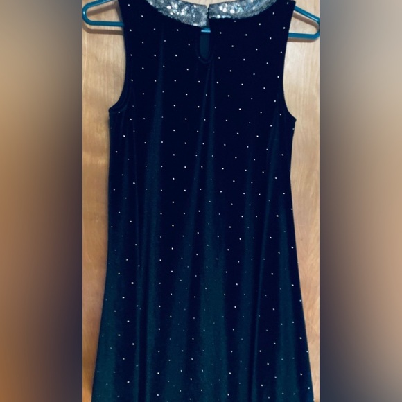 Girls Dress - Picture 3 of 4